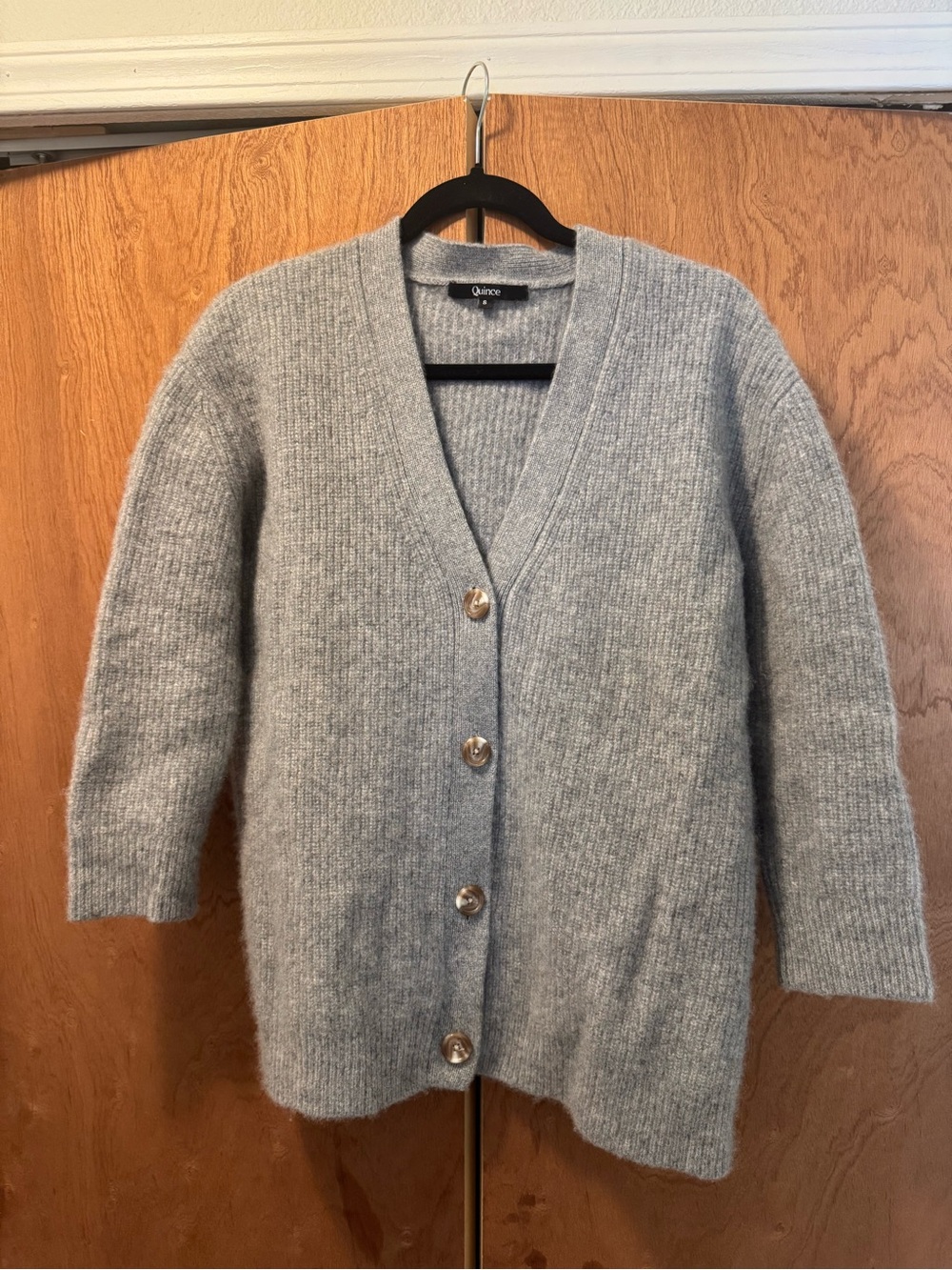 Quince Women's Light Gray Button-Front V-Neck Cardigan